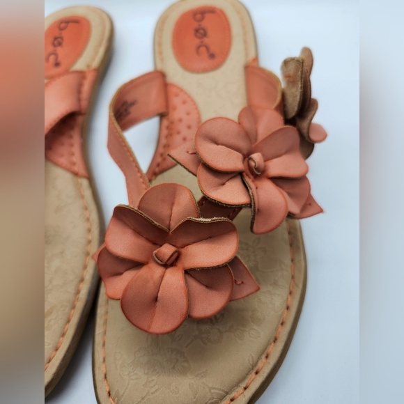 b.o.c  Born Womens Thong Sandals‎ 8M Orange Vegan Leather Flower Flip Flop Slide - Picture 2 of 8
